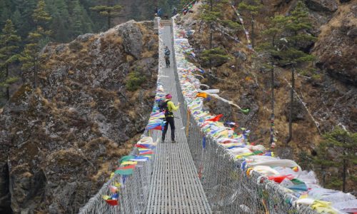 Hillary Bridge auf dem Weg nach Namche Bazar |  Everest und Ama Dablam Base Camp Trek