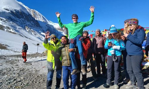Nepal | Annapurna Circuit 2023: HFT-Gruppe glücklich am Thorong La