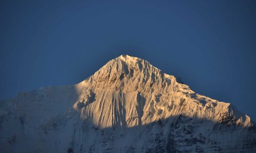 Nepal: Blick auf den Nilgiri
