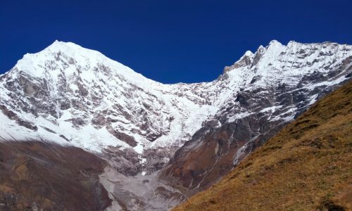 Blick auf den Langtang Lirung vom Kanjen Ri